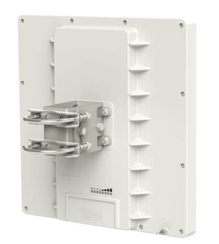 MikroTik  RBQRTG-2SHPnD - MikroTik QRT 2 2.4 GHz 20KM PTP AP